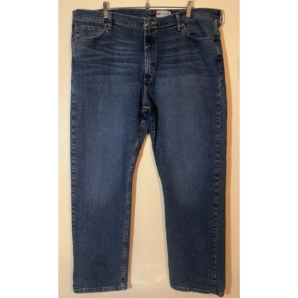 Wrangler Men's Relaxed Fit Straight Leg Jeans with STRETCH - Size 44x32